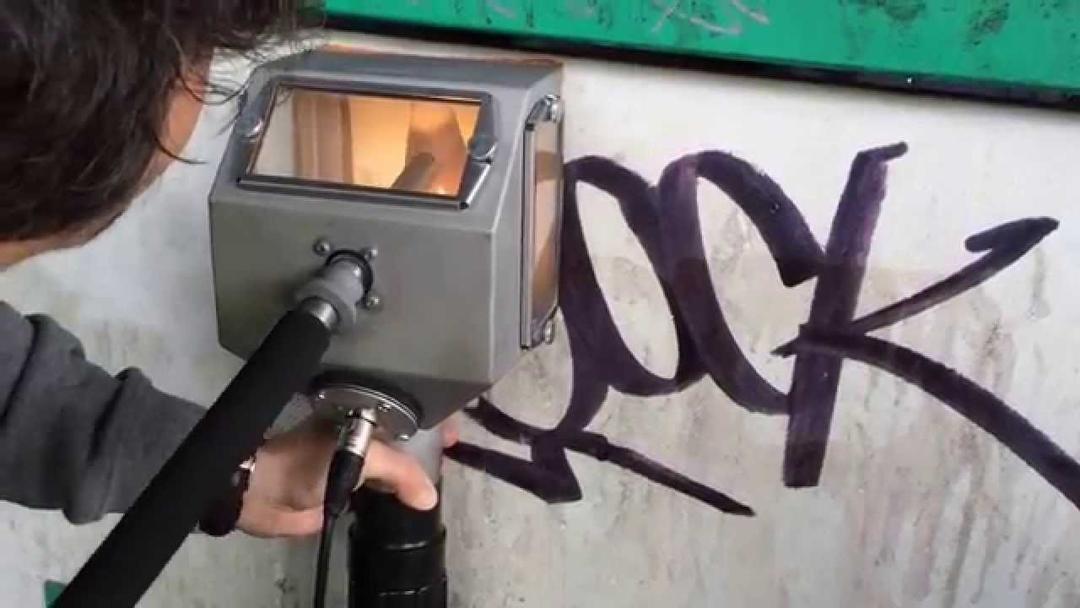 Odstranění graffiti z výloh